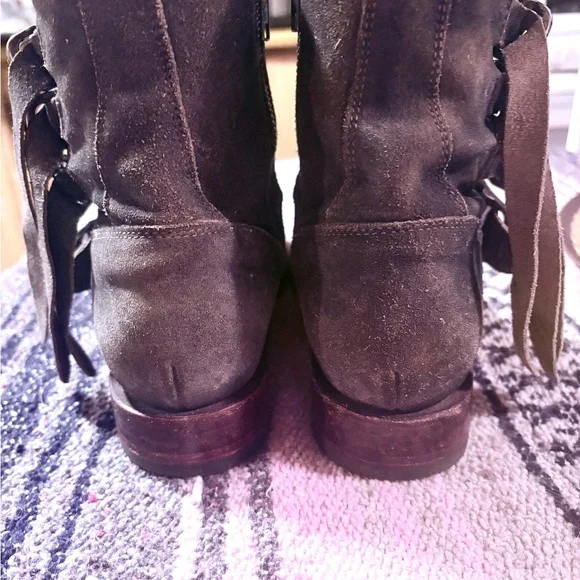 ‘Frye Veronica Strappy Triple Buckle Rustic Distressed Short Suede Boots Size 9’ - Picture 6 of 16